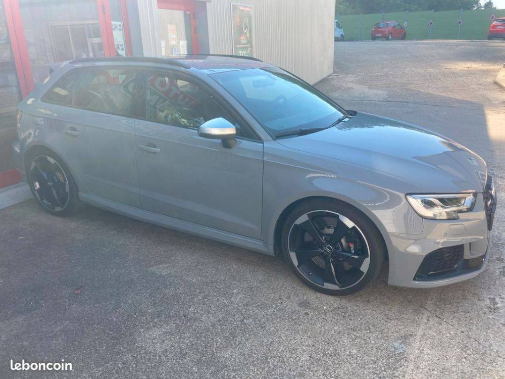 Vente de voiture Audi Rs3 sportback 2.5tfsi 400 quattro gris nardo à Vienne (44) proche de Lyon en Rhône-Alpes