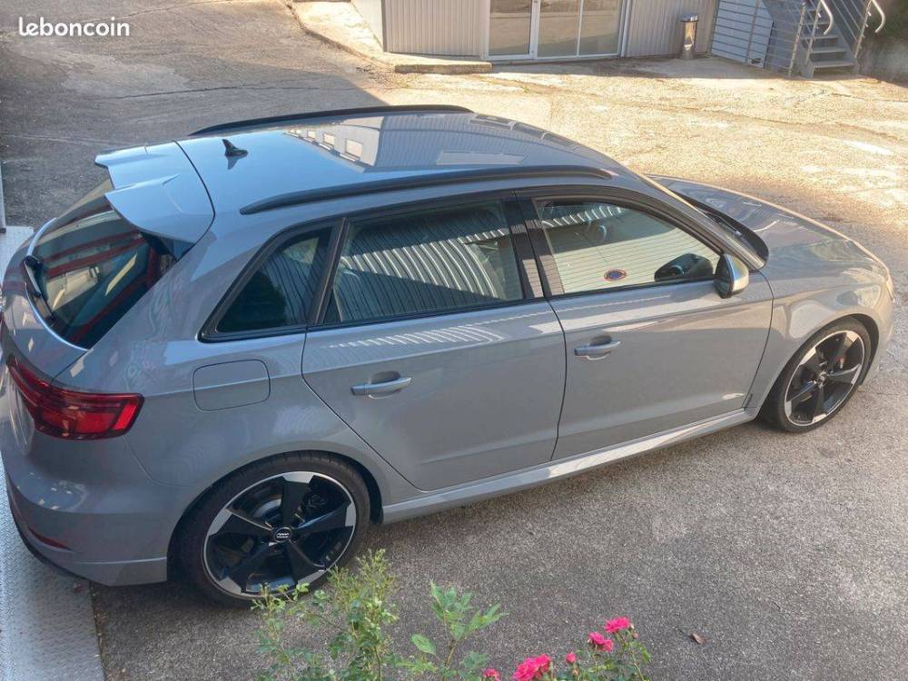 Vente de voiture Audi Rs3 sportback 2.5tfsi 400 quattro gris nardo à Vienne (42) proche de Lyon en Rhône-Alpes