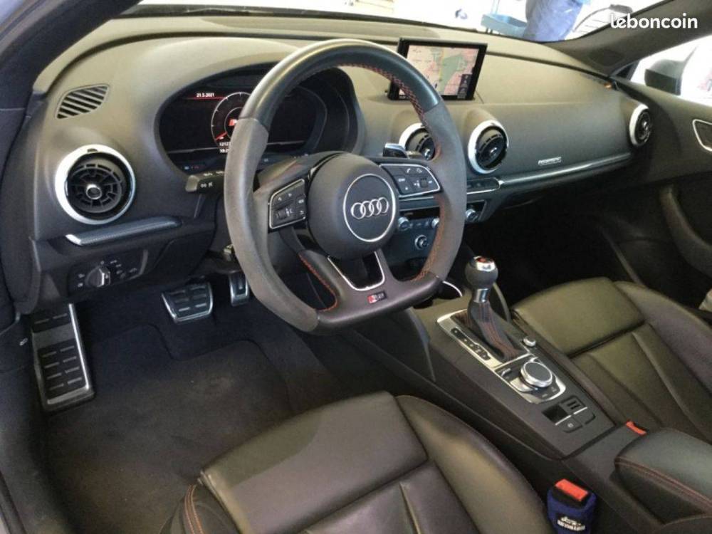 Vente de voiture Audi Rs3 sportback 2.5tfsi 400 quattro gris nardo à Vienne (38) proche de Lyon en Rhône-Alpes