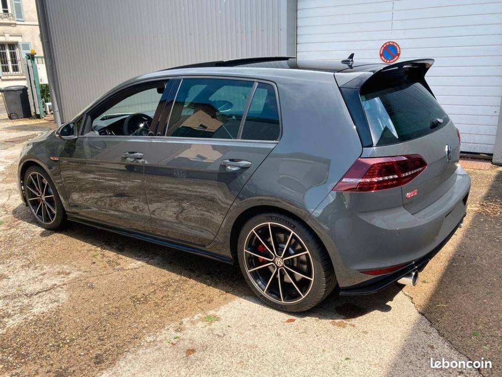 Volkswagen Golf GTI